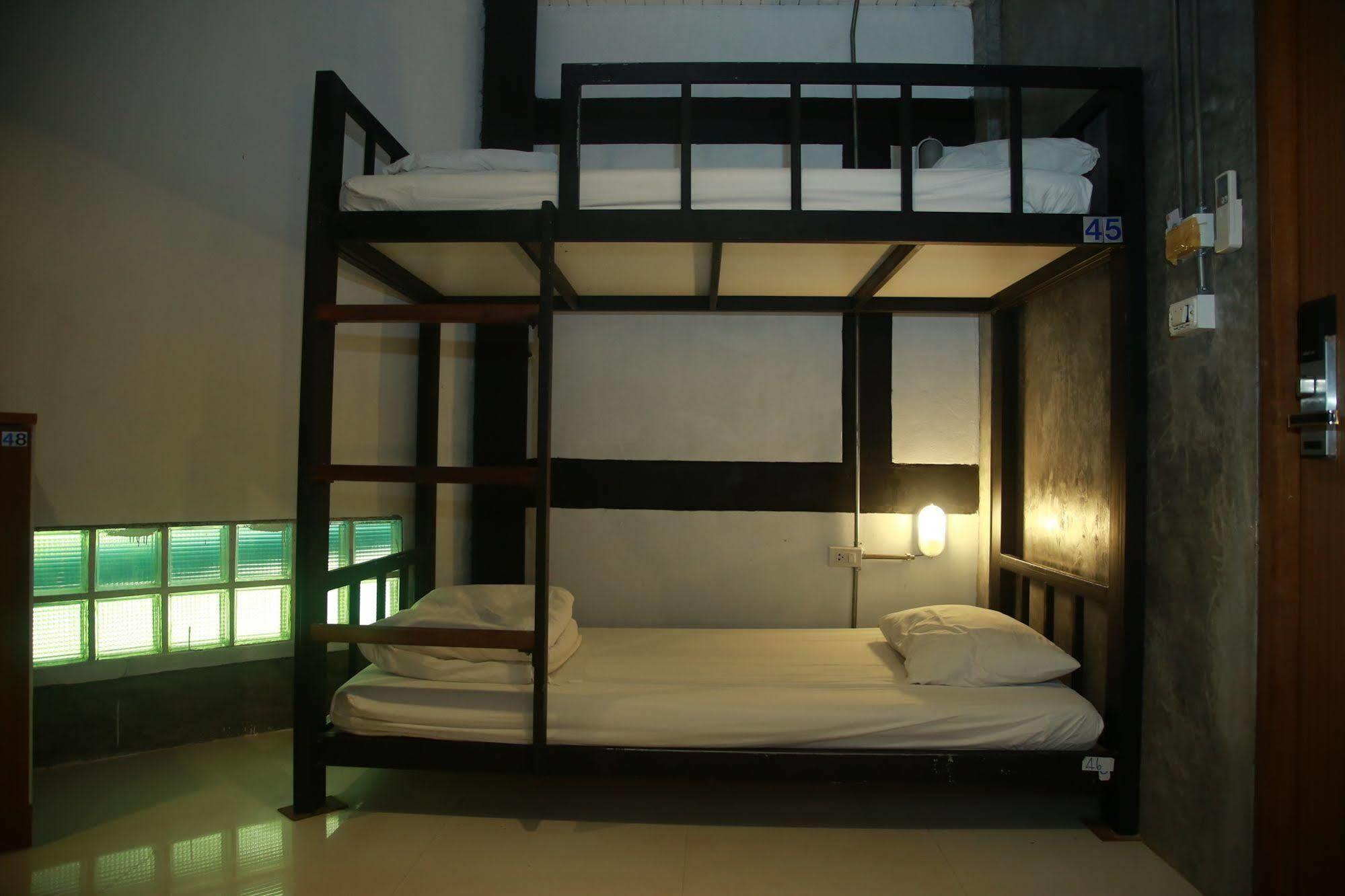 Oyo 585 Freedom Hostel @ Phi Phi Extérieur photo