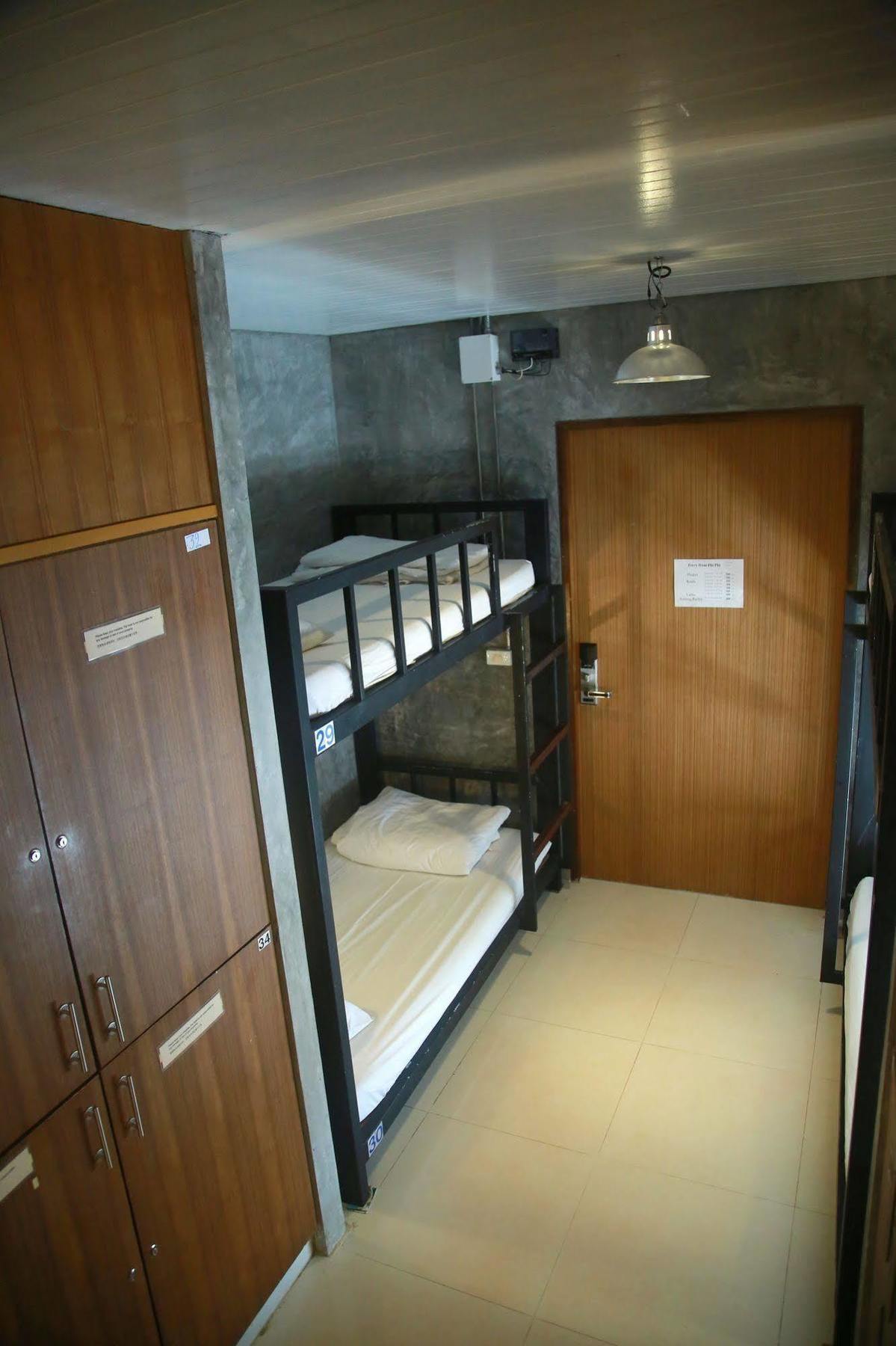 Oyo 585 Freedom Hostel @ Phi Phi Extérieur photo