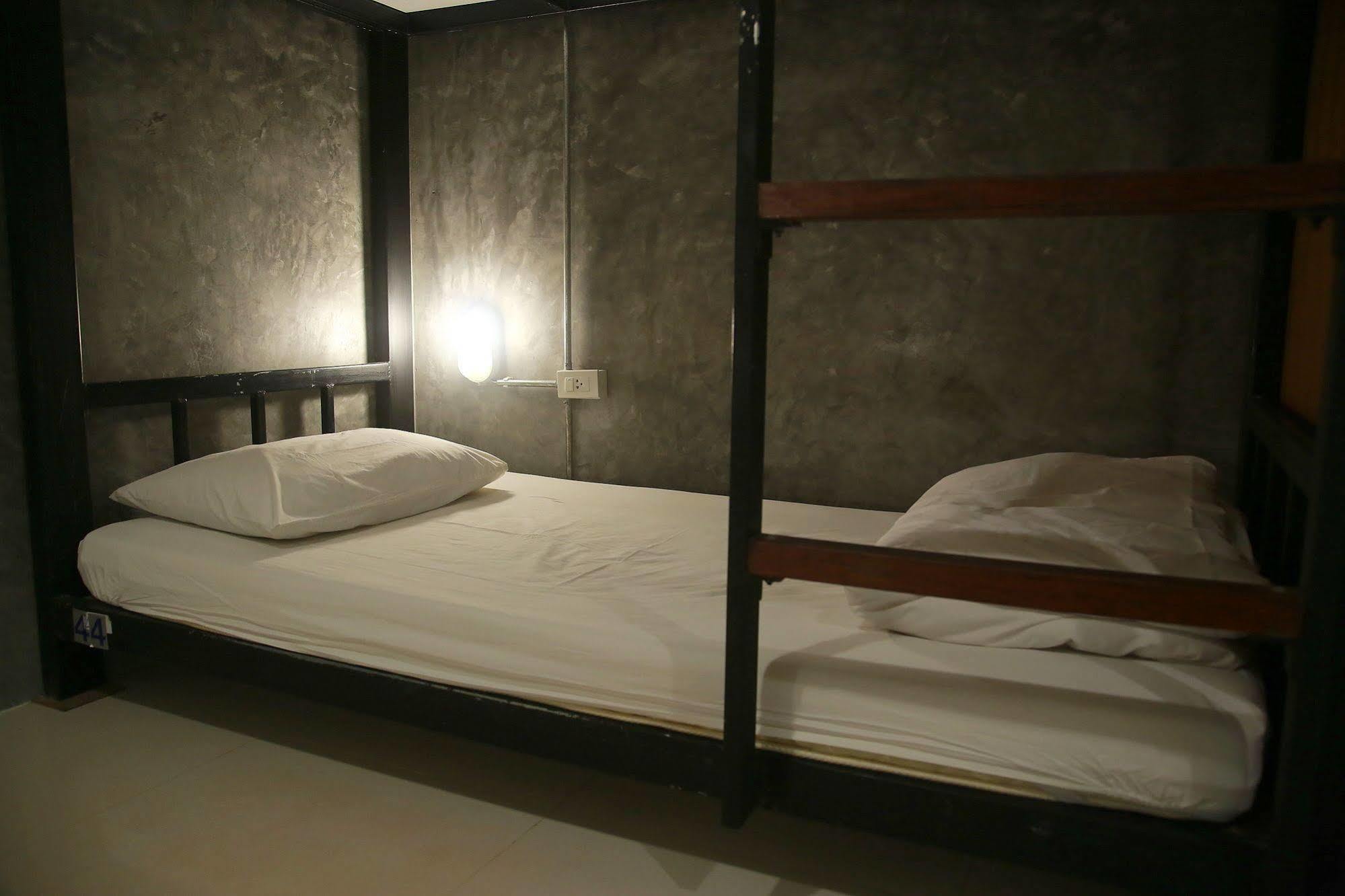 Oyo 585 Freedom Hostel @ Phi Phi Extérieur photo