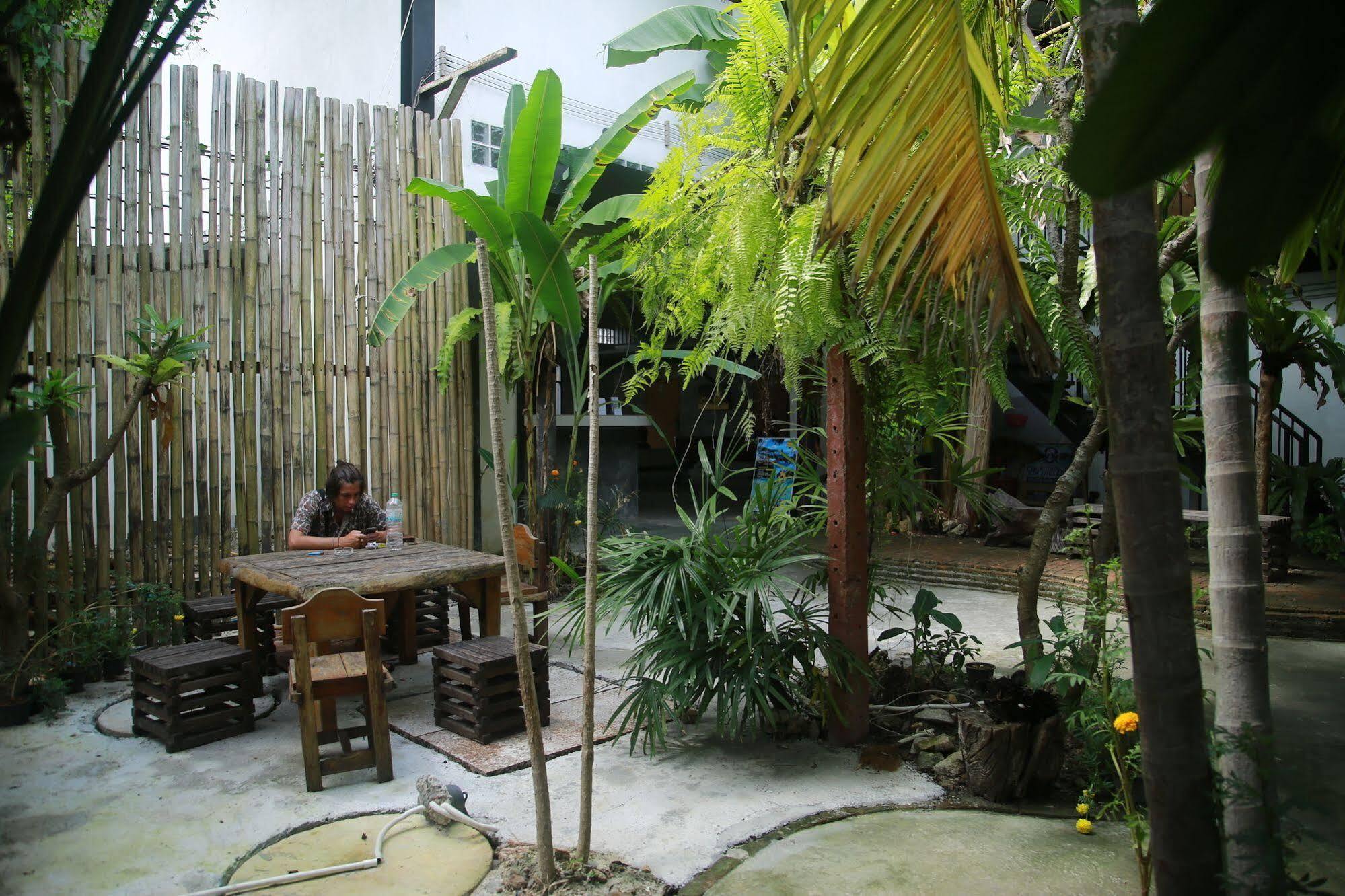 Oyo 585 Freedom Hostel @ Phi Phi Extérieur photo