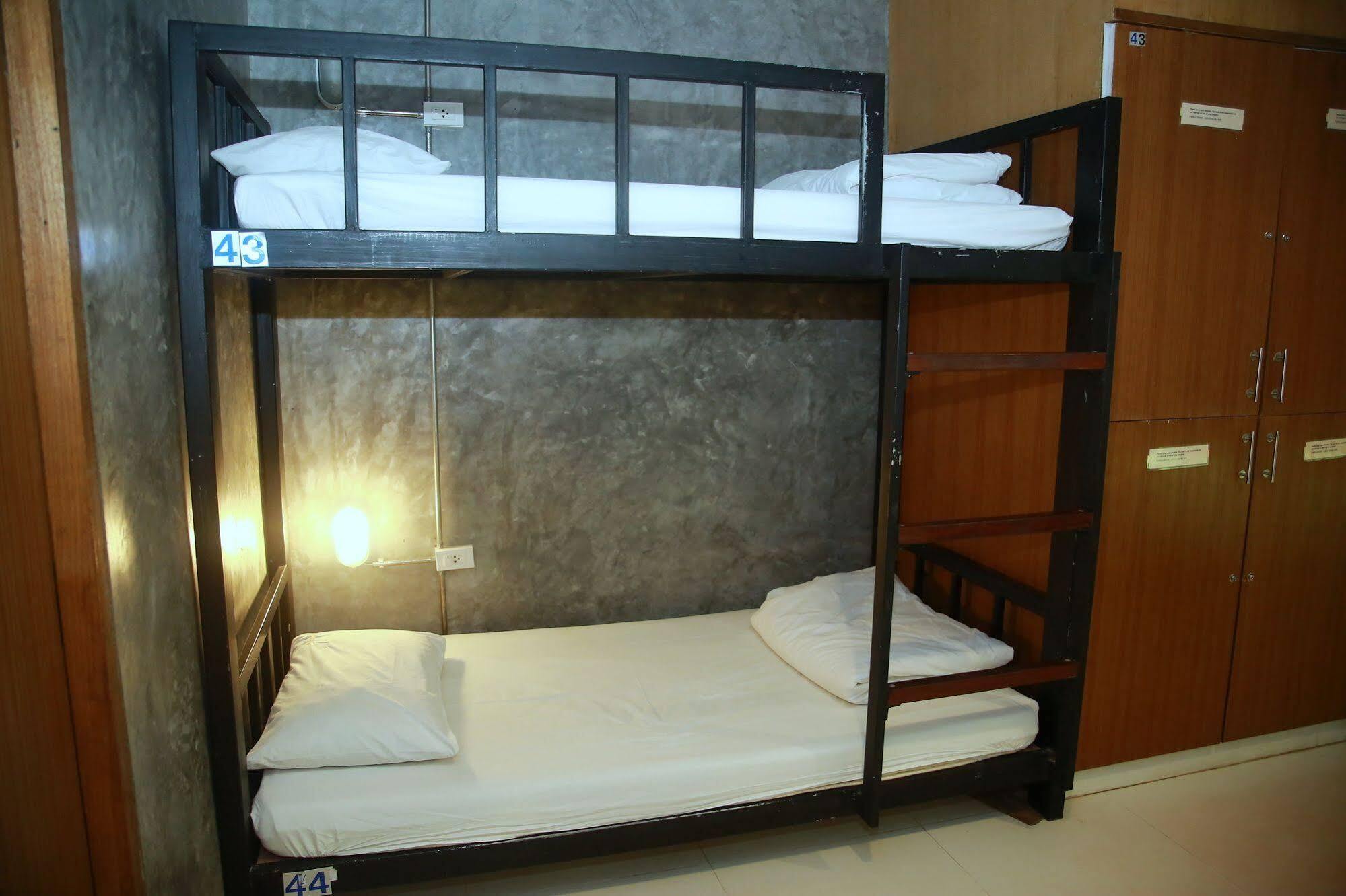 Oyo 585 Freedom Hostel @ Phi Phi Extérieur photo